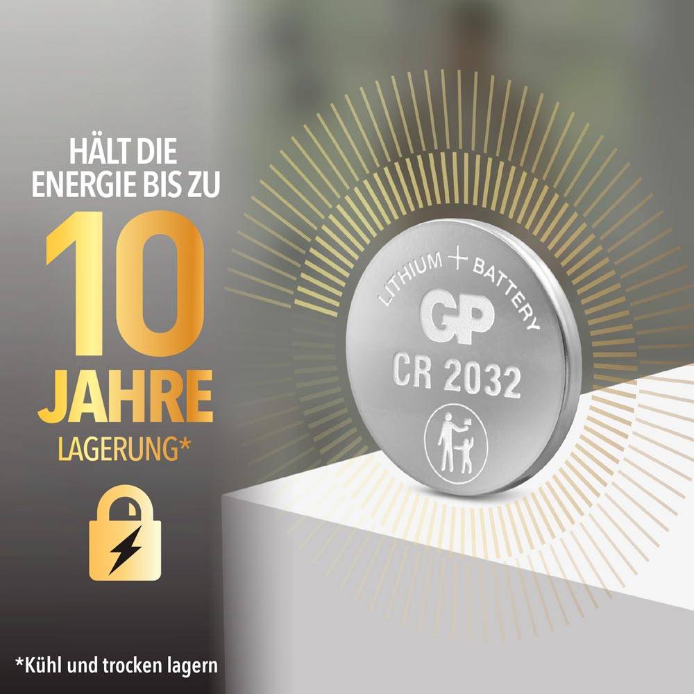 'Lithium-Batterie GP CR2032: Hält die Energie bis zu 10 Jahre Lagerung.' Bild zeigt Batterie mit Sonnensymbol umgeben.