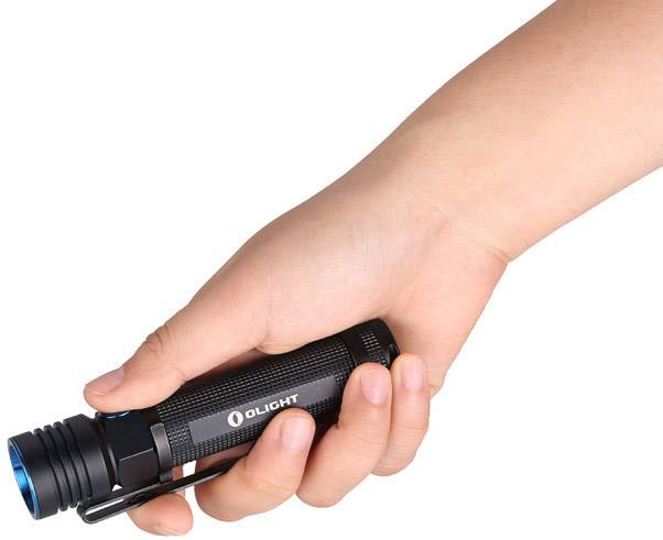 OLight S30R III LED Taschenlampe mit Gürtelclip, mit Handschlaufe, mit Magnethalterung, mit Memory-Funktion, mit