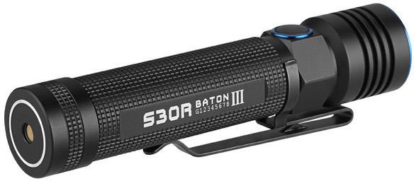 OLight S30R III LED Taschenlampe mit Gürtelclip, mit Handschlaufe, mit Magnethalterung, mit Memory-Funktion, mit