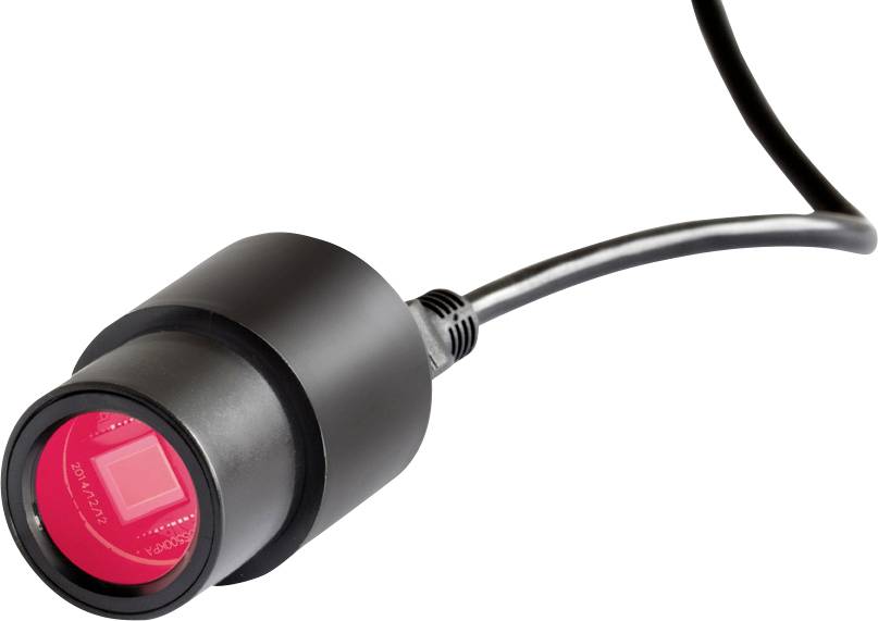 Eine schwarze Industriekamera mit rotem Filter und Kabel, verwendet zur Bildverarbeitung in der Automatisierungstechnik.