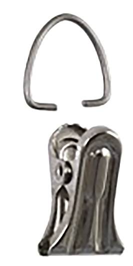 'Offener Tab' für einen Hefter, oben der gebogene Metallbügel, unten die Basis mit Detail des Befestigungsmechanismus.