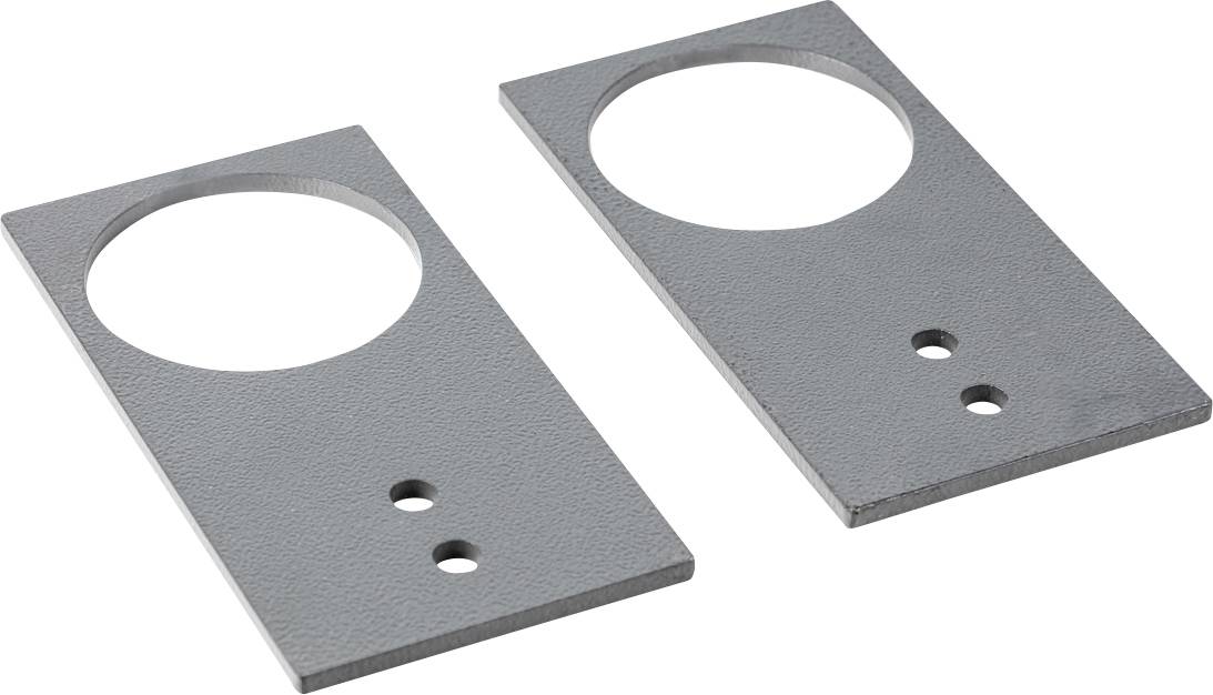 Zwei graue Metallplatten mit jeweils einem großen und zwei kleinen Löchern, nebeneinander liegend auf einer ebenen Fläche.