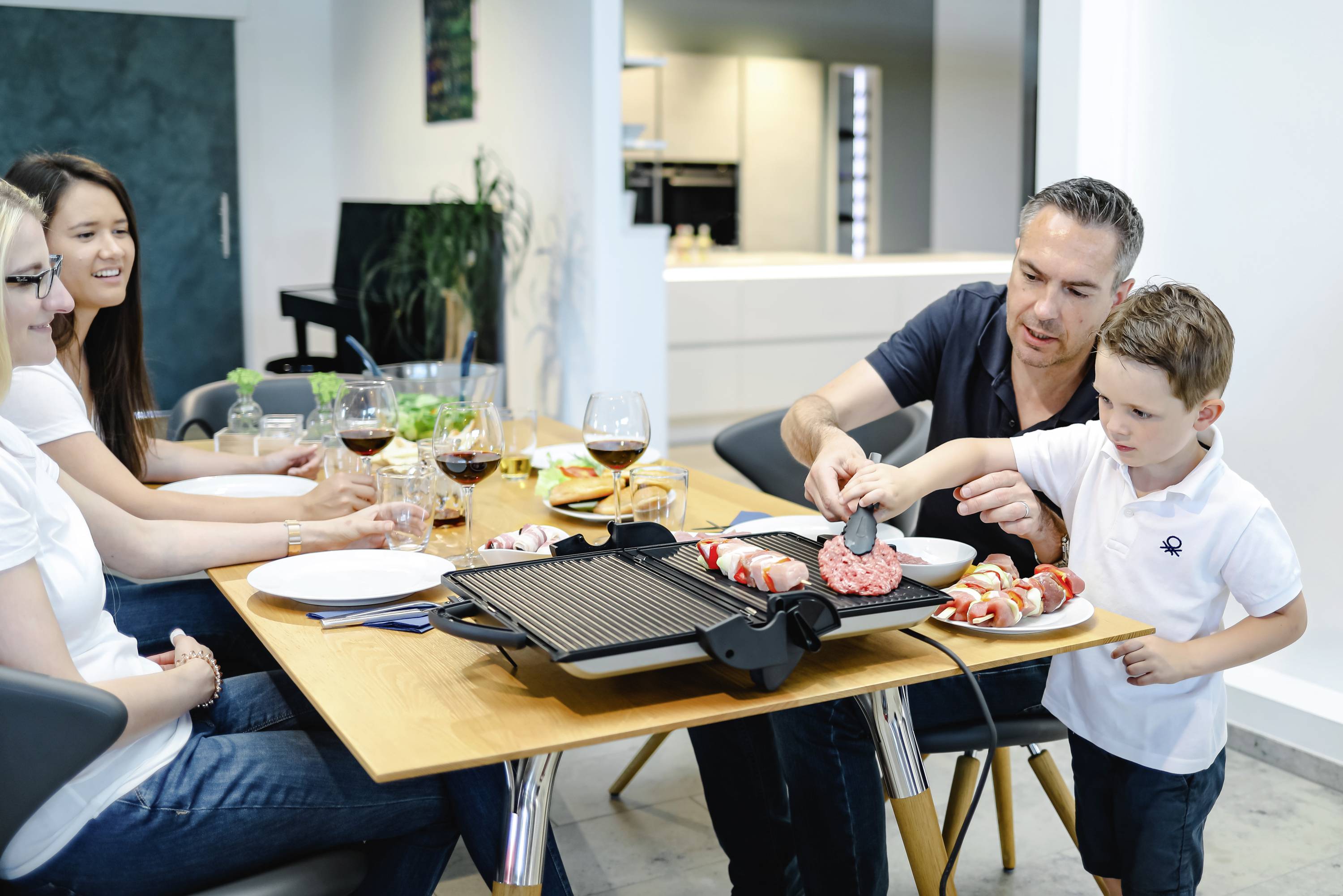 Steba PG 4.4 Elektro Kontaktgrill mit manueller Temperatureinstellung Champagner, Schwarz