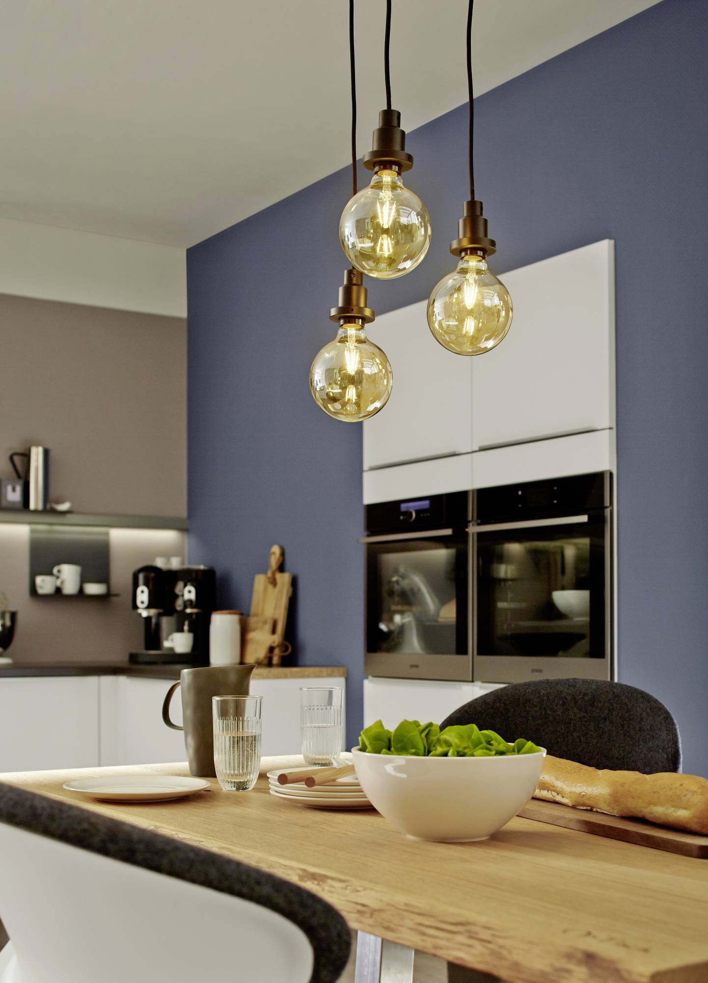 OSRAM 4058075808980 LED EEK F (A - G) E27 Globeform 2.5W = 22W Warmweiß (Ø x L) 124mm x 168mm 1St.