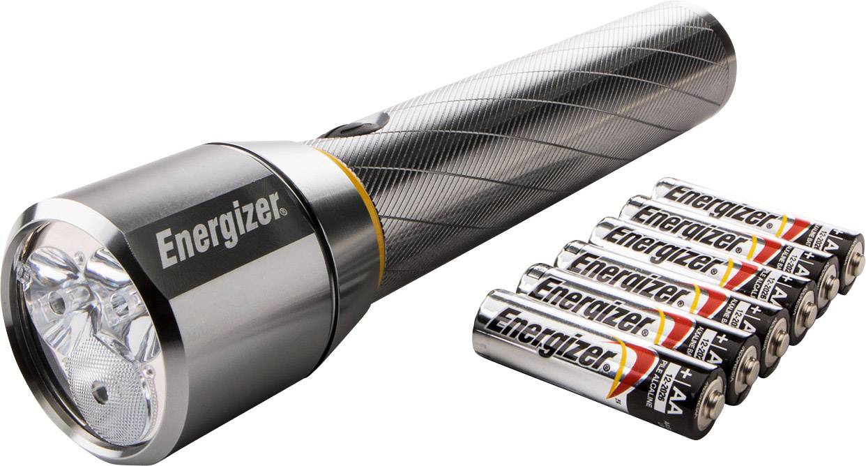 Silberne Taschenlampe mit dem Aufdruck 'Energizer' neben sieben AA-Batterien.