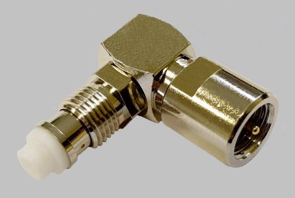 Ein rechteckiger, metallischer HF-Steckverbinder mit einem Winkeladapter. Hauptsächlich in Telekommunikation und Rundfunk eingesetzt.