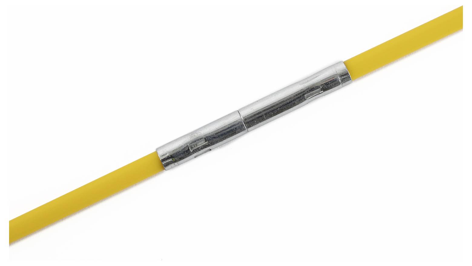 Gelbes Kabel mit einer Metallverbindung in der Mitte.