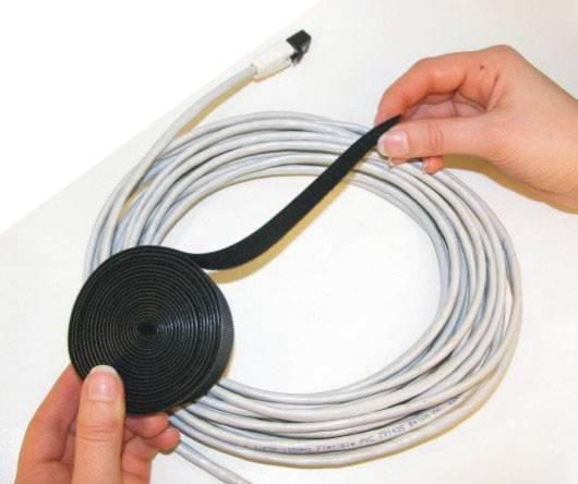 TRU Components 696-330-Bag Klettband zum Bündeln Haft- und Flauschteil (L x B) 5000mm x 10mm Schwarz 5m