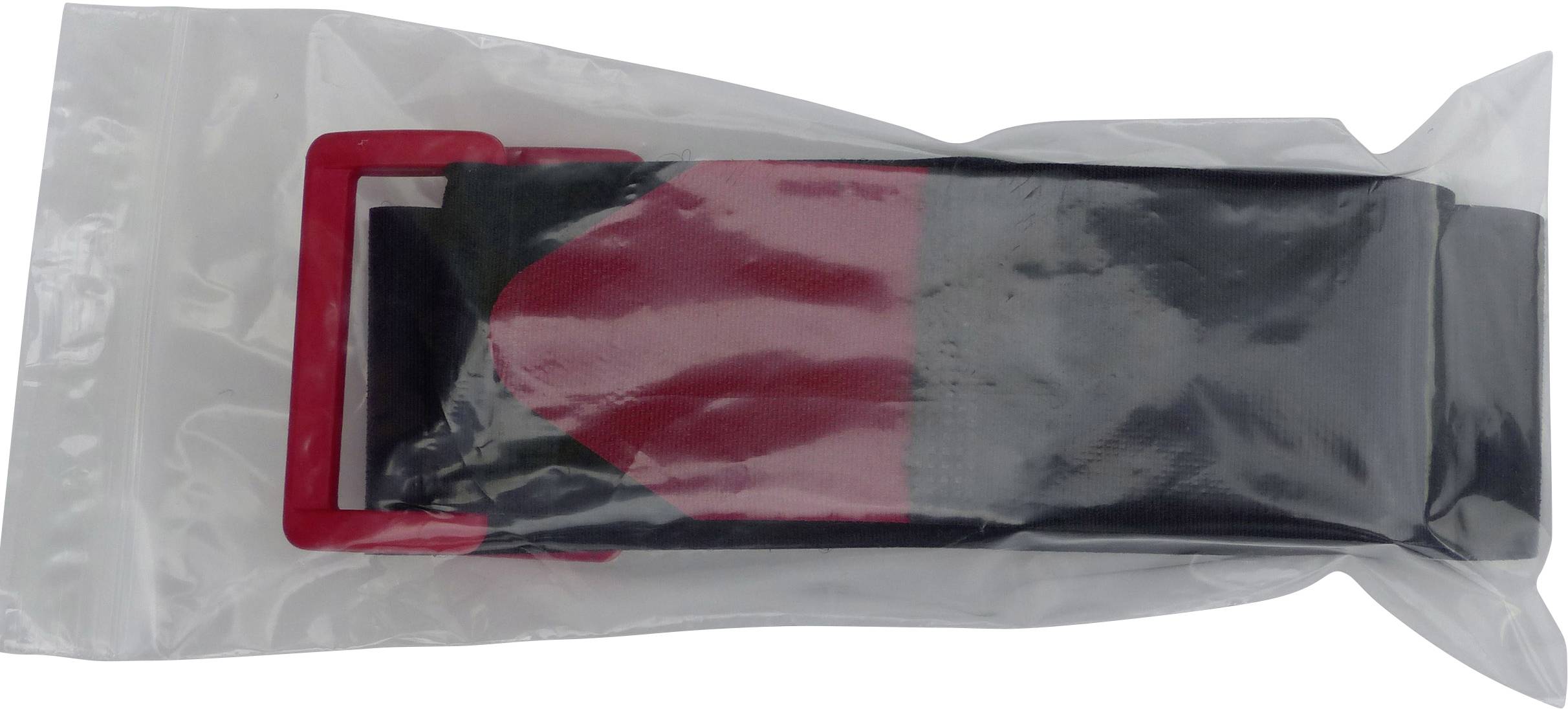 Ein verpackter schwarzer Gürtel mit rotem Schnallenrand in einer transparenten Plastikhülle.