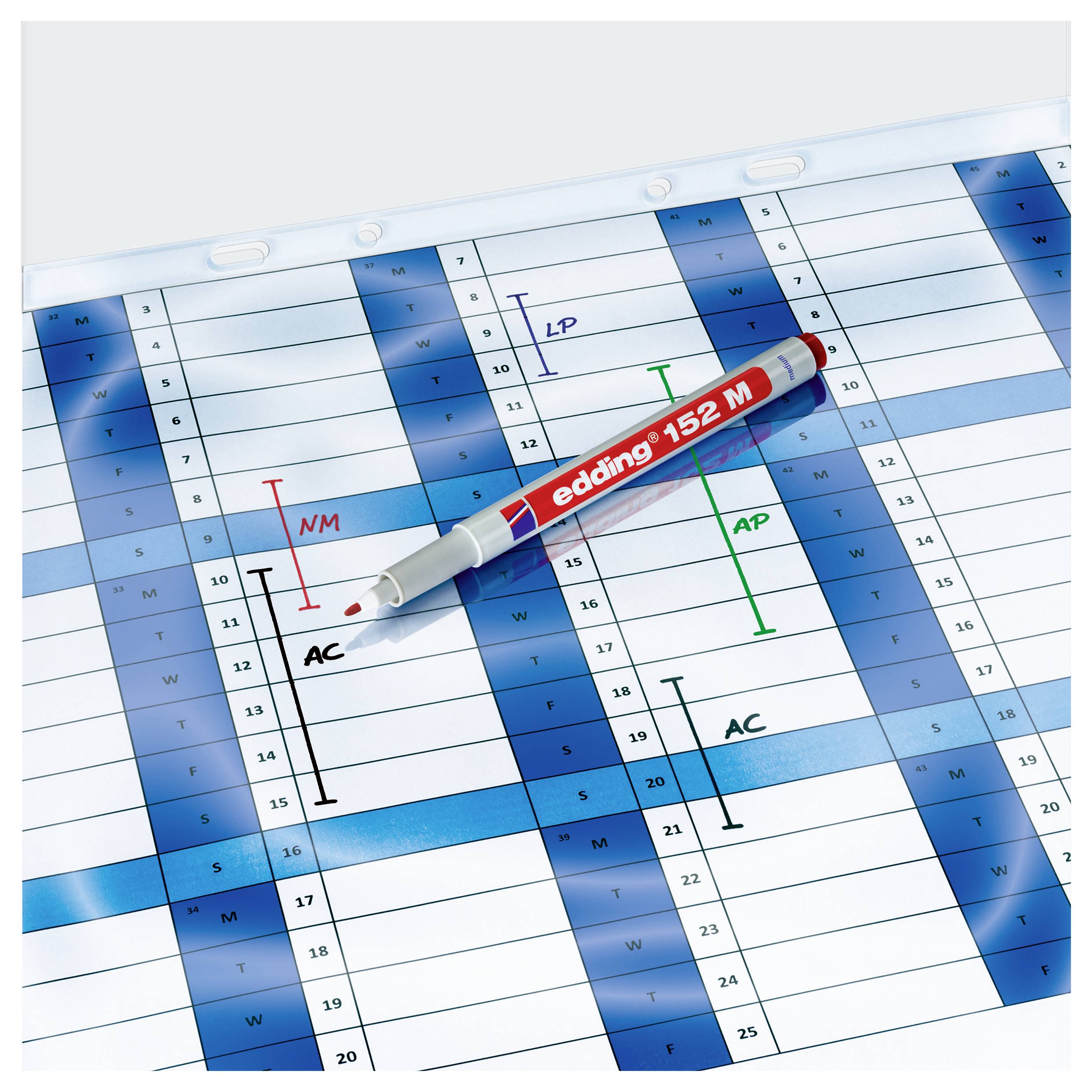 Blau-weißer wöchentlicher Planer oder Kalendertag mit einem rot-weißen Edding 152 M Stift, der diagonal darüber liegt und Terminblöcke mit den Bezeichnungen AP, LP, NM und AC markiert.