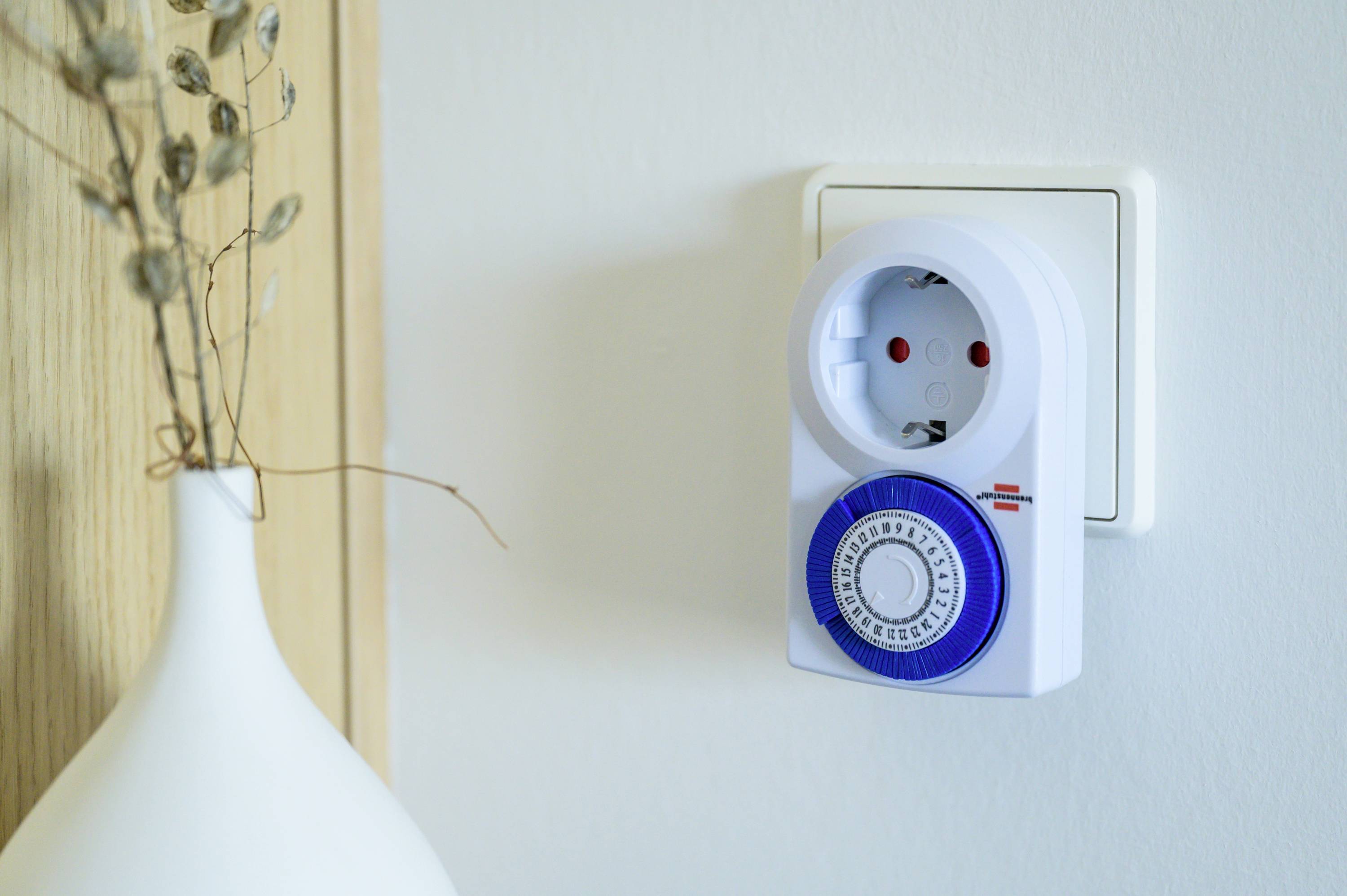 Brennenstuhl 1506160 Steckdosen-Zeitschaltuhr analog Tagesprogramm 3500W IP20