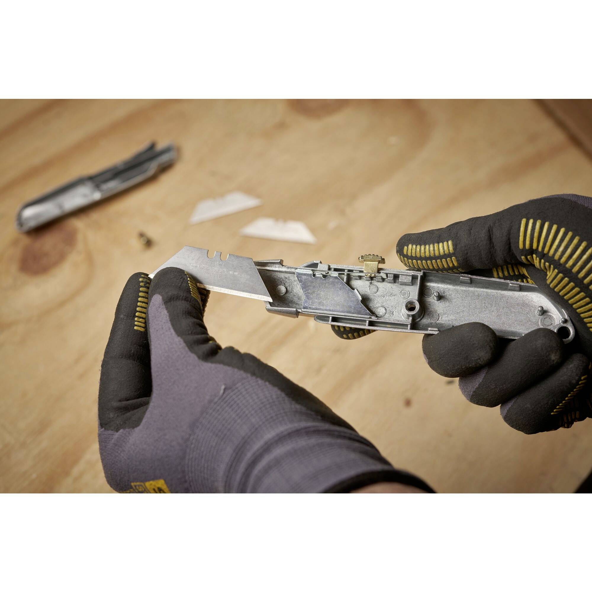 STANLEY 1-10-099 Messer m. einziehbarer Klinge 99E 1 St.