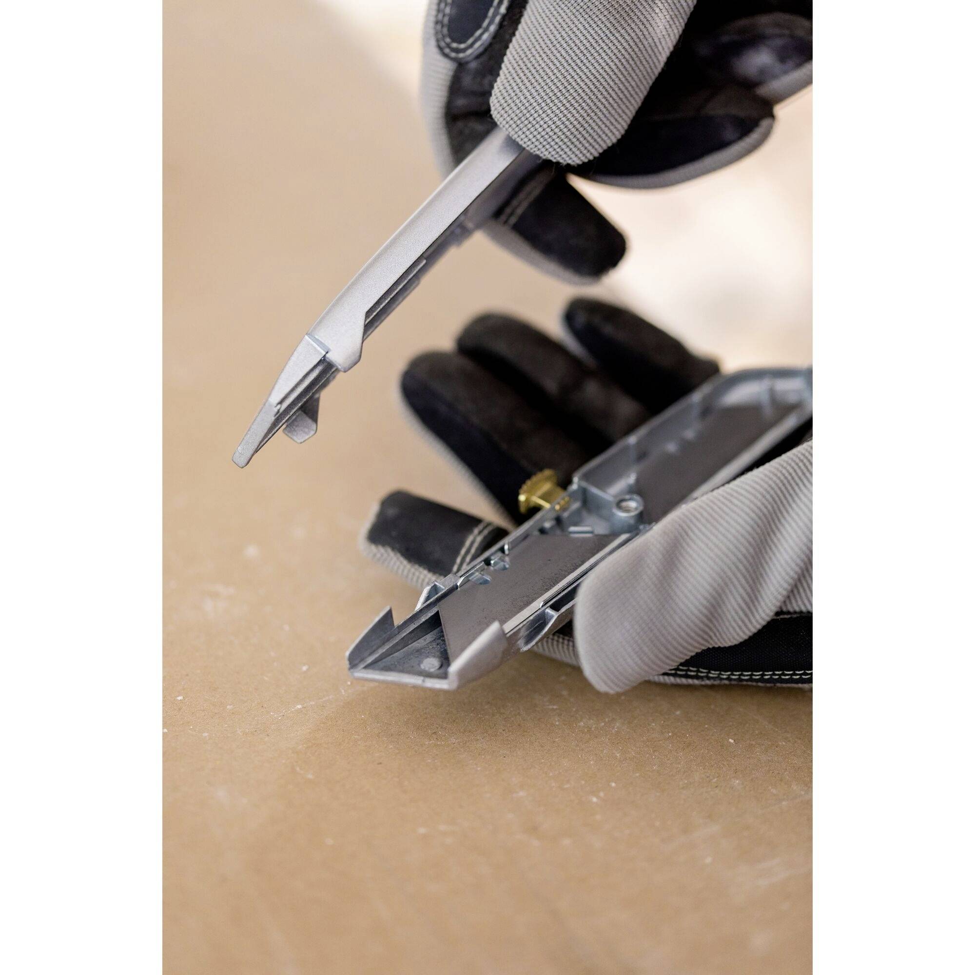 Universalmesser 99 E Gesamt-L.155mm einziehbar SB-verpackt STANLEY