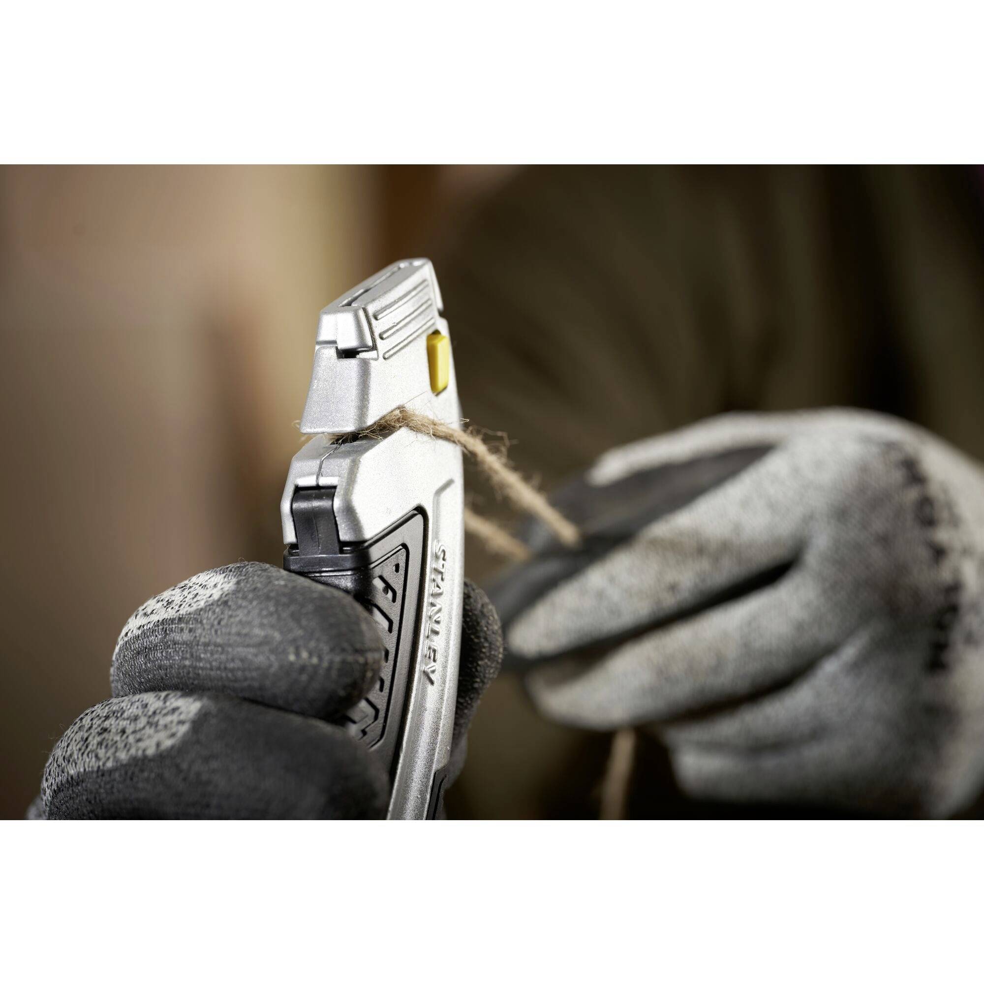 Schnellwechselprofimesser Gesamt-L.180mm einziehbar SB-verpackt STANLEY