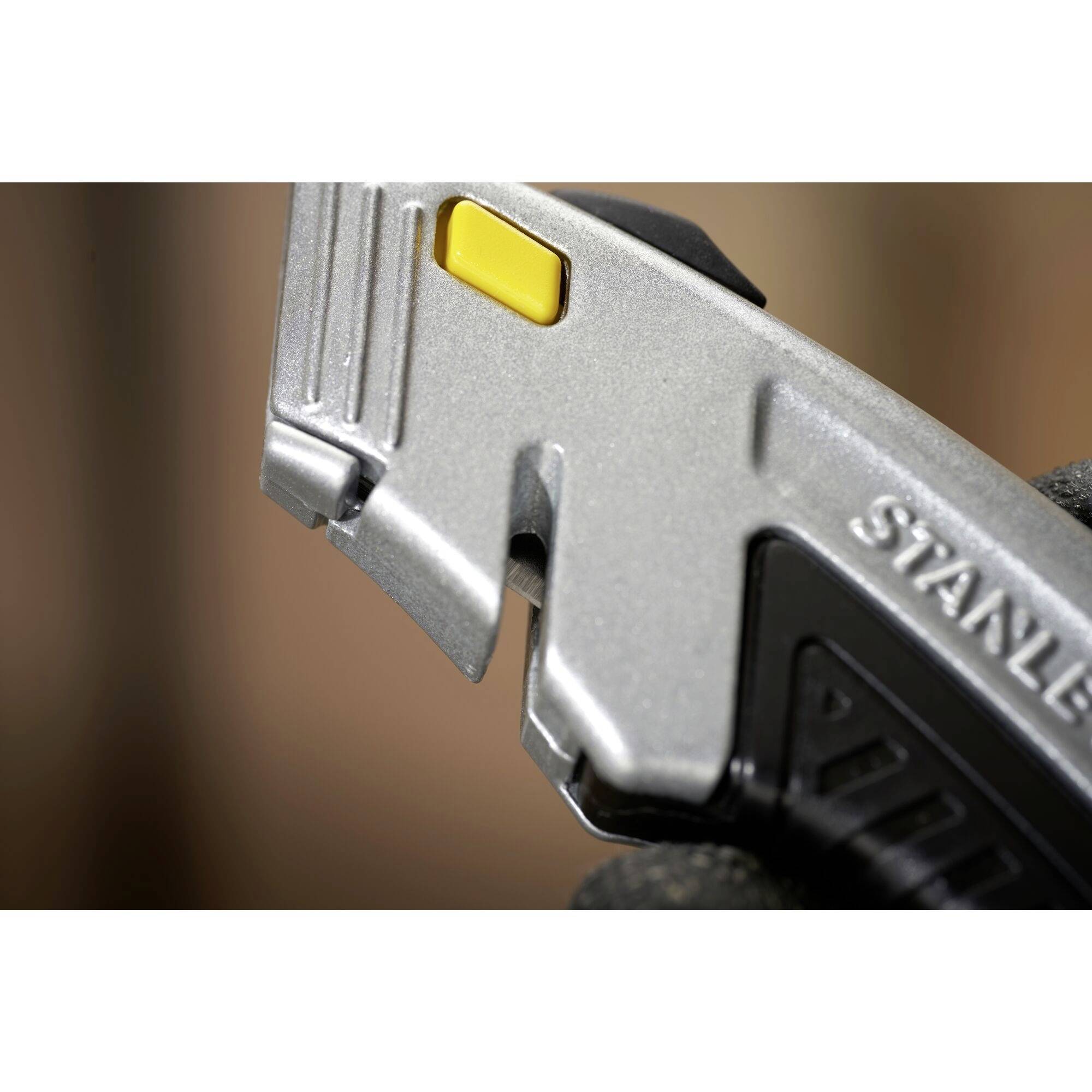 Schnellwechselprofimesser Gesamt-L.180mm einziehbar SB-verpackt STANLEY