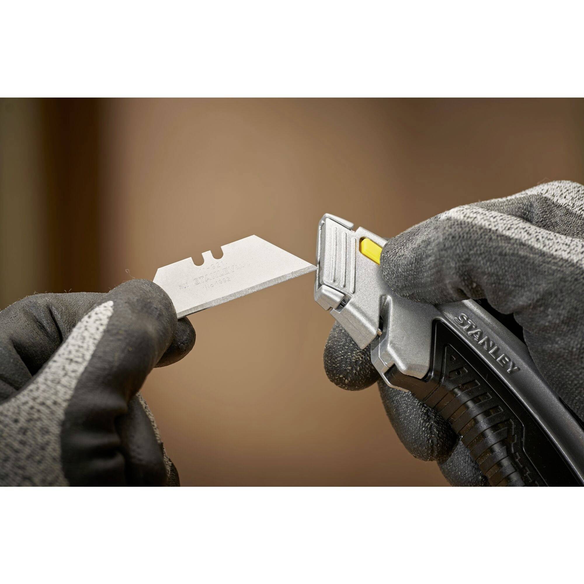 Schnellwechselprofimesser Gesamt-L.180mm einziehbar SB-verpackt STANLEY