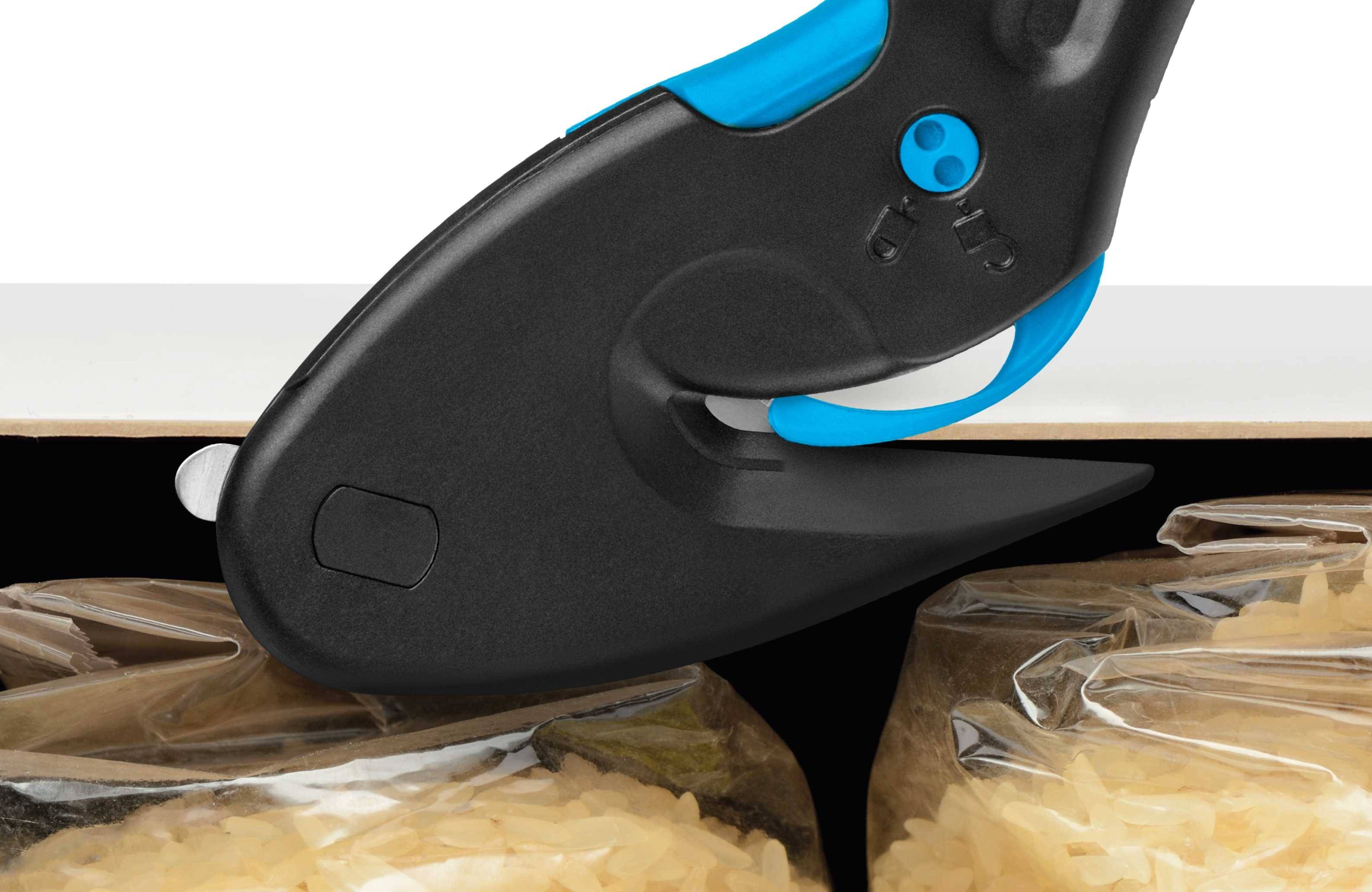 Ein elektrisches Verpackungsöffnungsgerät schneidet Plastikverpackungen auf, die Reispackungen enthalten.