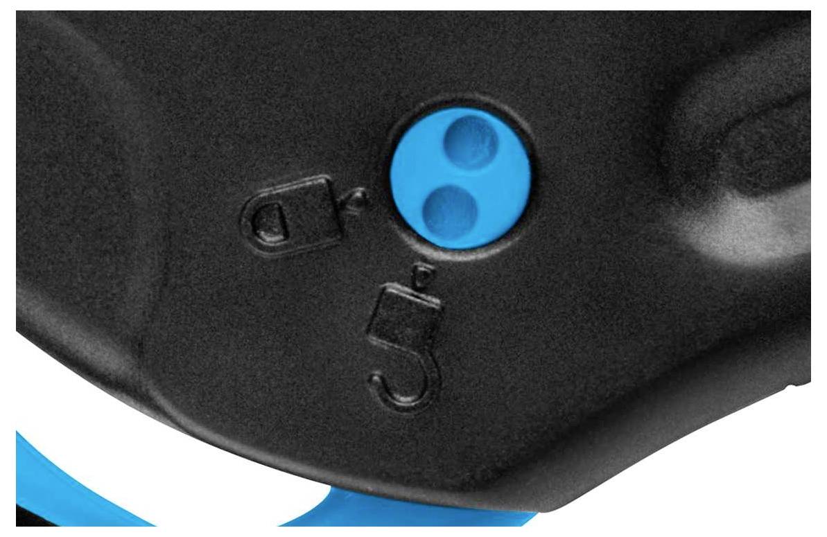 Schwarz-blaues Detail eines Geräts mit Schloss- und Schlossöffnungs-Symbolen, möglicherweise ein Sicherheits- oder Verschlussmechanismus.