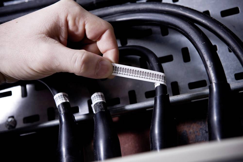 Brother P-touch E110 Beschriftungsgerät Geeignet für Schriftband: TZe 3.5 mm, 6 mm, 9 mm, 12 mm