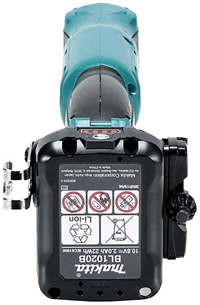 Ein Makita Akku mit technischen Spezifikationen und Warnsymbolen auf dem Etikett.