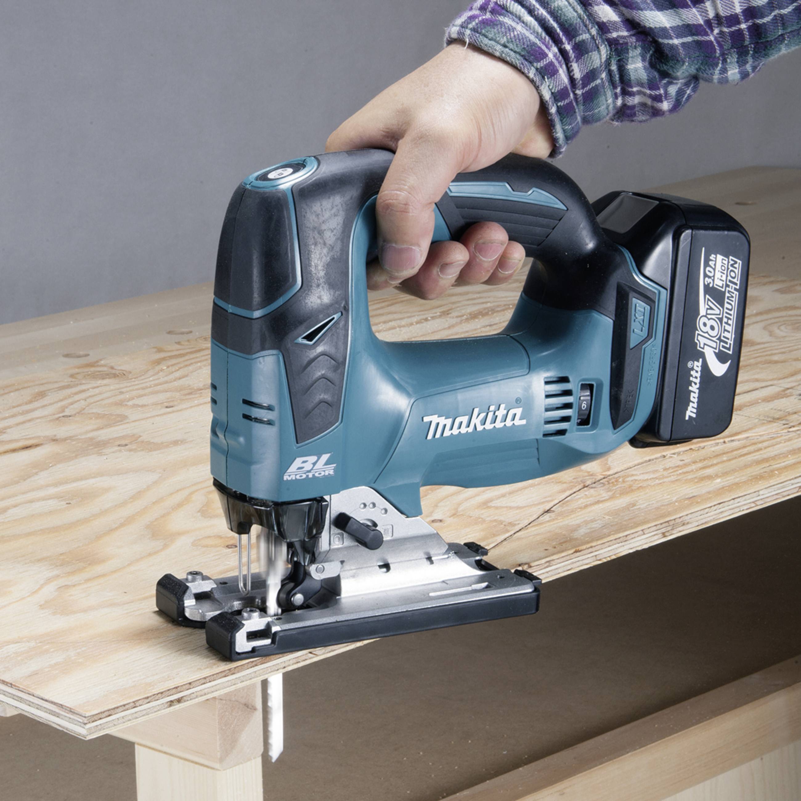 Makita Akku-Stichsäge DJV182Z 18V