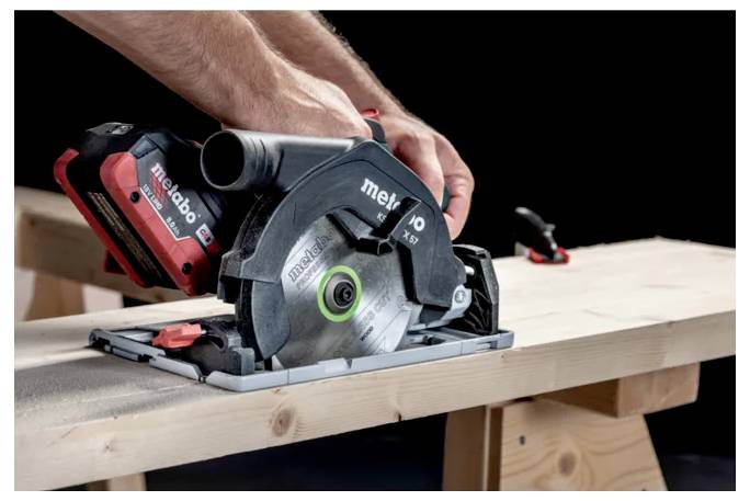 Metabo KS 18 LTX 57 Akku-Handkreissäge Schnitttiefe max. (90°) 57 mm ohne Akku, ohne Ladegerät, inkl. Koffer, inkl. Parallelanschlag