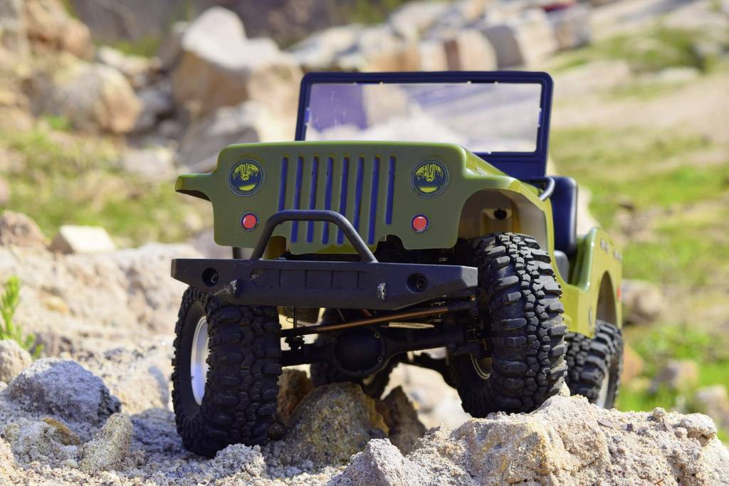 Absima CR2.4 +Jeep Karosserie Brushed 1:10 RC Modellauto Elektro Crawler Allradantrieb (4WD) RtR 2,4GHz Inkl. Zusatz-Karosserie