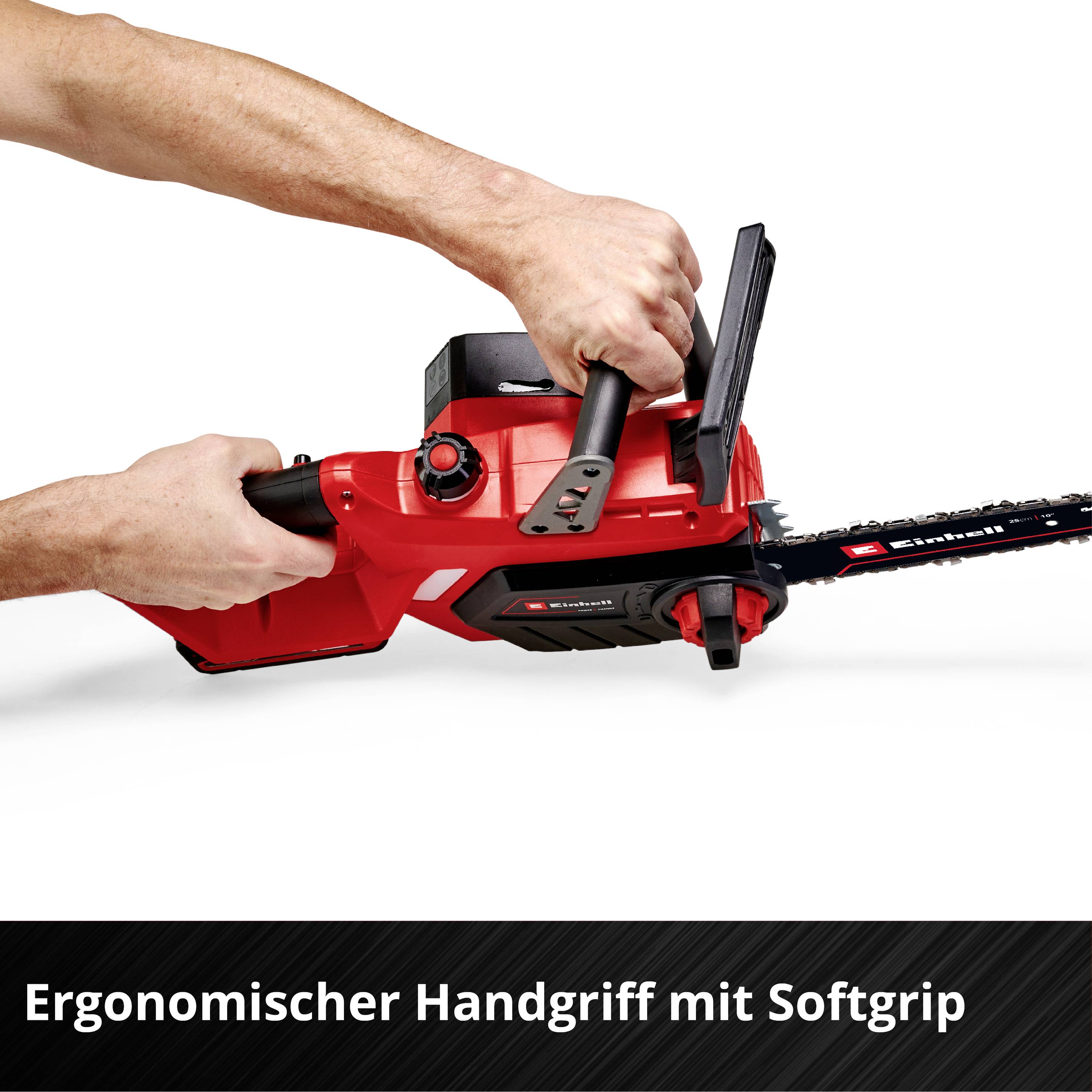 Eine Person hält eine rote elektrische Kettensäge mit einem ergonomischen Griff. Darunter steht 'Ergonomischer Handgriff mit Softgrip'.