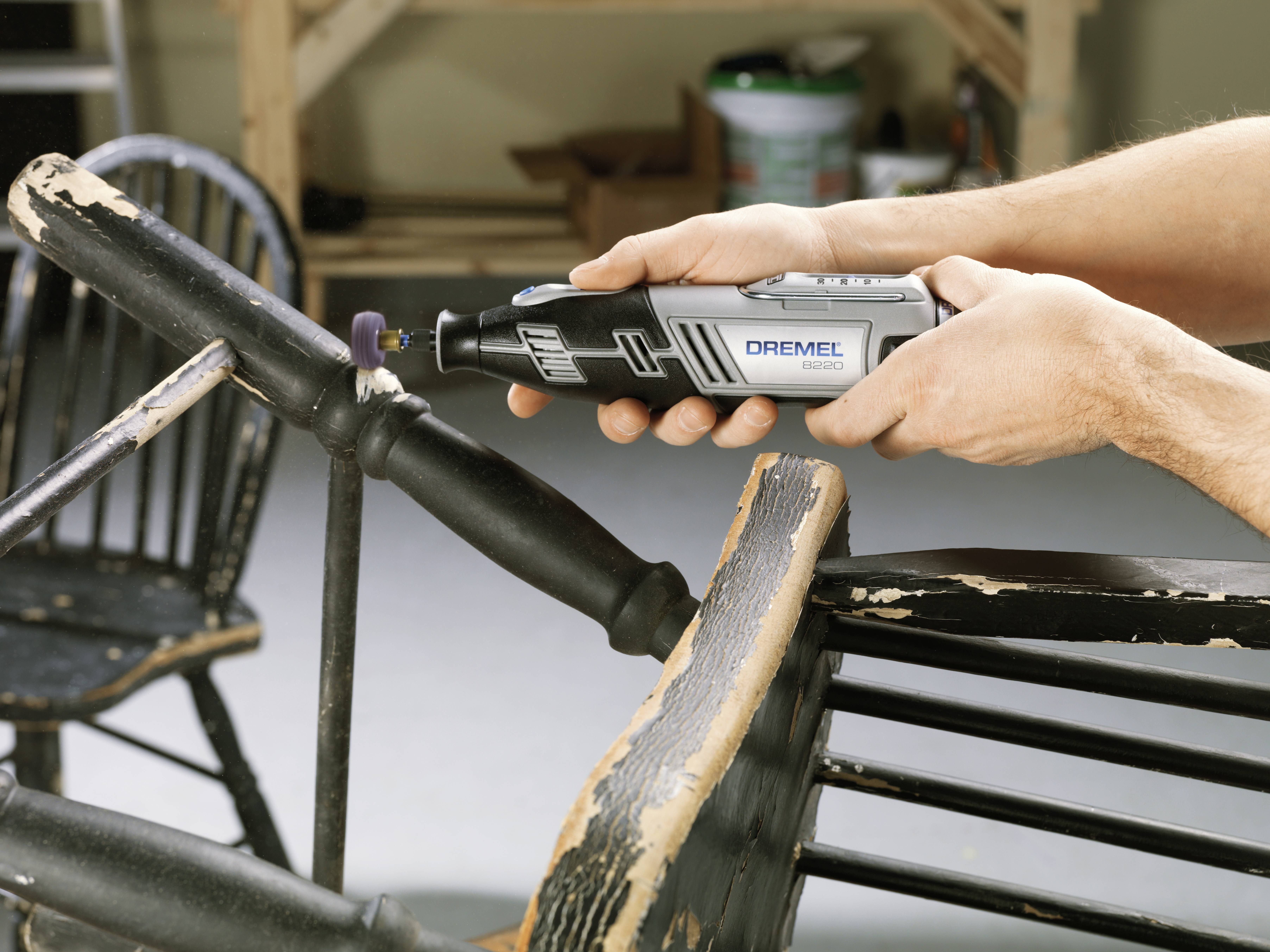 Dremel 8220-5/65 Platin Edition F0138220JK Akku-Multifunktionswerkzeug inkl. 2. Akku, mit Zubehör, inkl. Koffer 12 V 2 Ah Anzahl mitgelieferte Akk