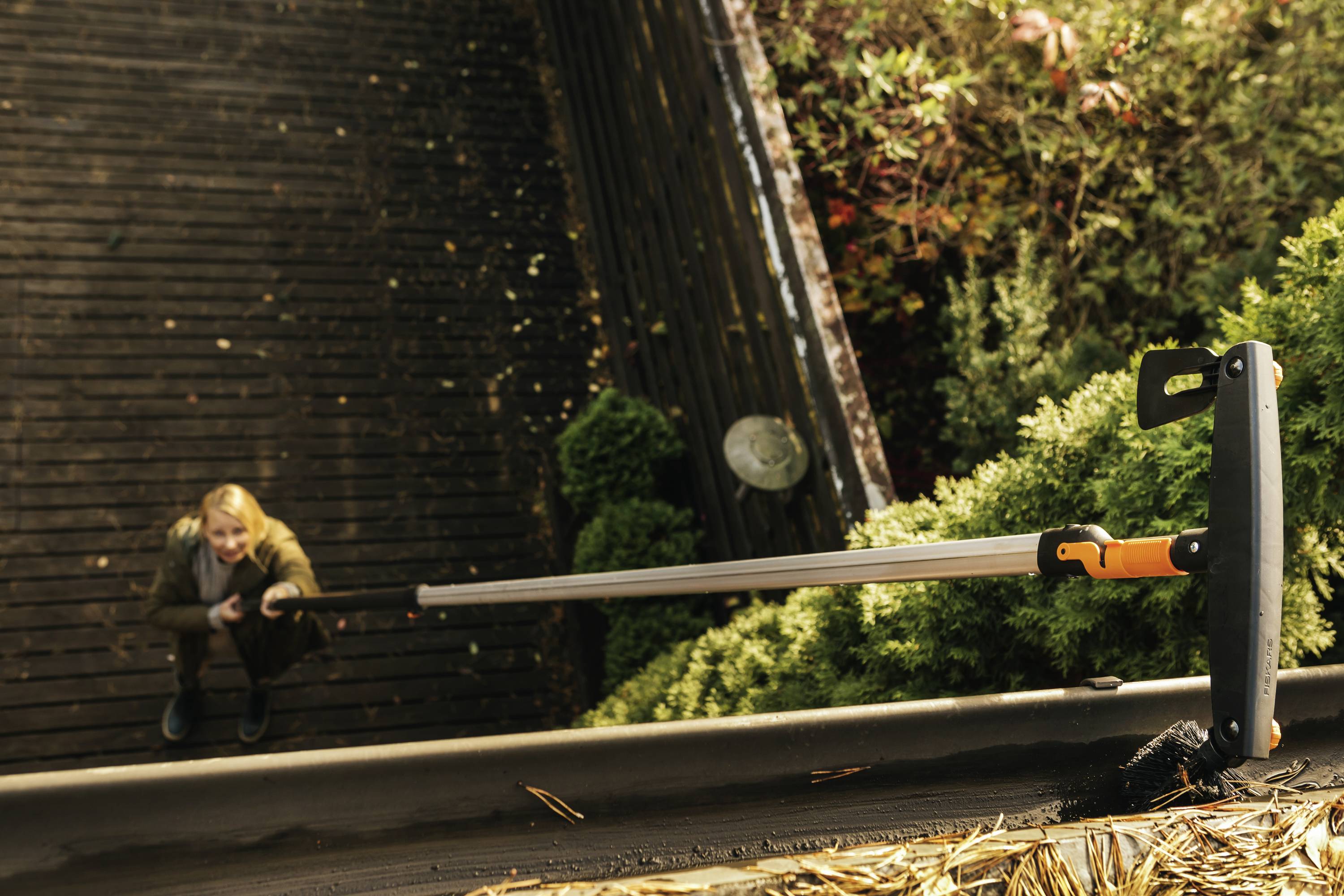 Teleskop-Stiel QuikFit™ L.1400-2400mm FISKARS