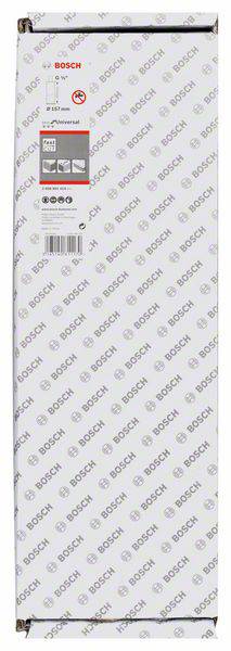 Eine weiße Verpackung mit dem roten Logo der Marke oben links und Produktinformationen in der Mitte, diagonal angeordnet.