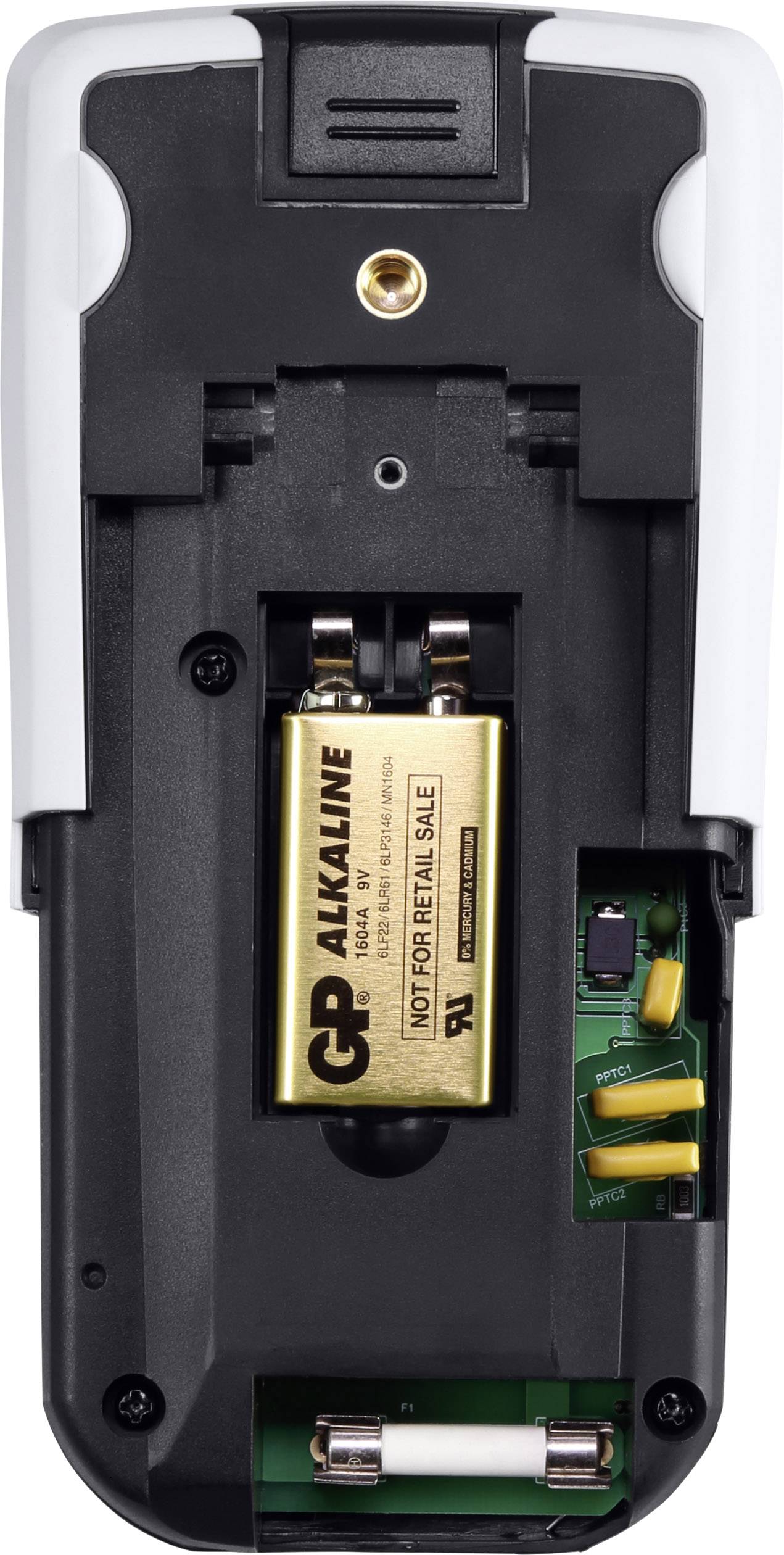 Fernbedienung ohne Abdeckung zeigt eingesetzte 'GP ALKALINE' Batterie und Schaltungskomponenten.