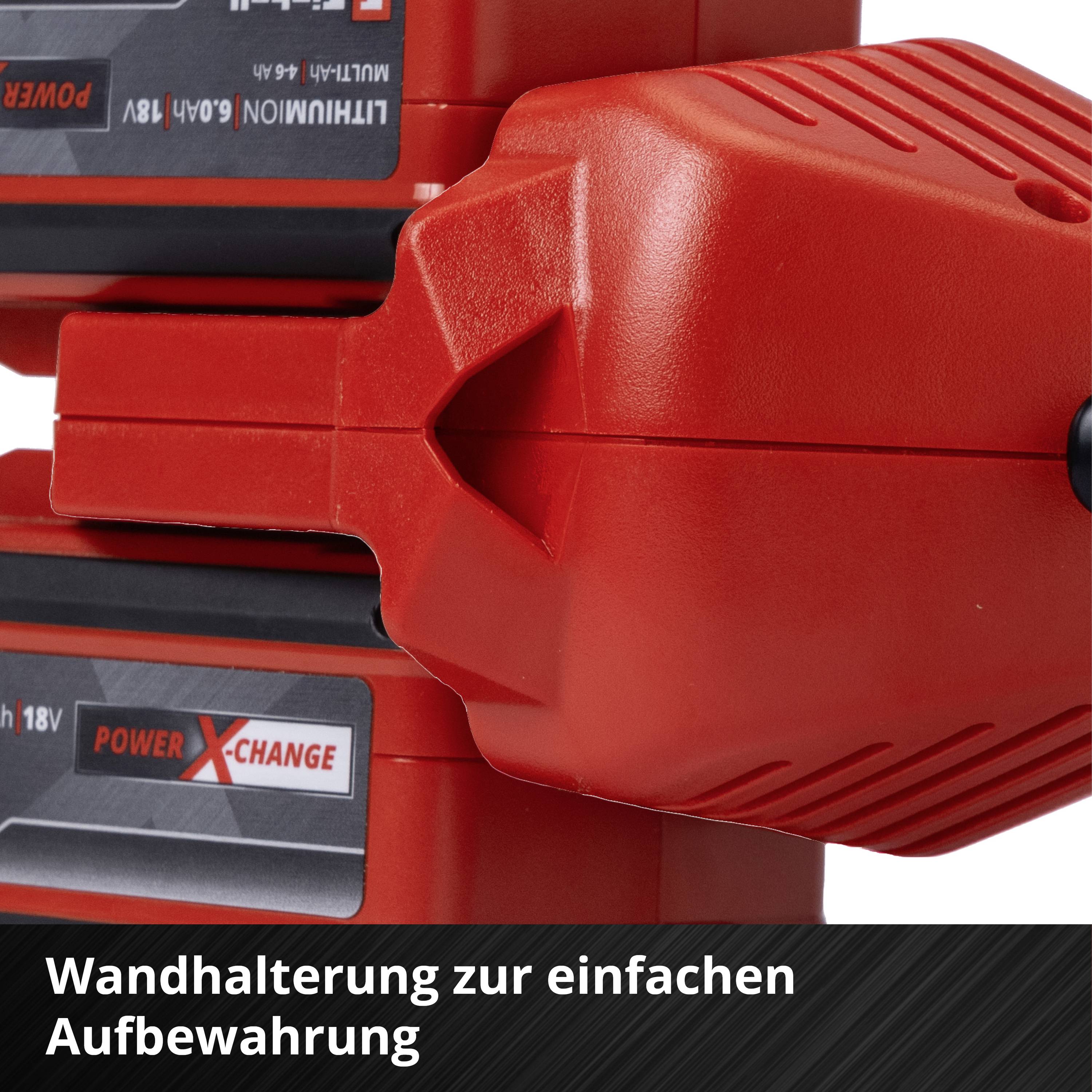 Roter Akkuschrauber in einer Wandhalterung zur Aufbewahrung. Text: 'Wandaufbewahrung zur einfachen Aufbewahrung'.