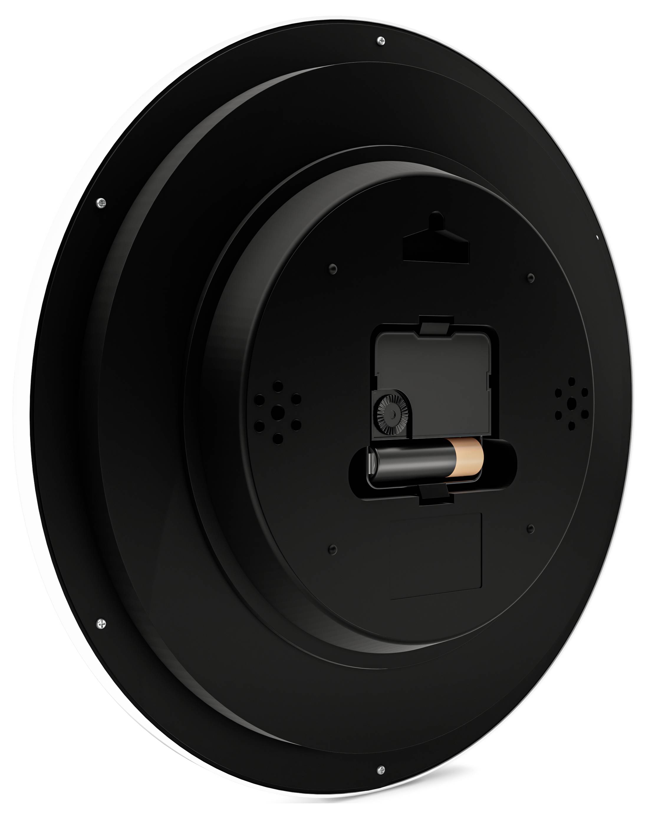 Ein schwarzer, runder Wanduhr mit Rückansicht, die ein Batteriefach mit einer teilweise eingesetzten Batterie zeigt; Schrauben zur Befestigung sind sichtbar.