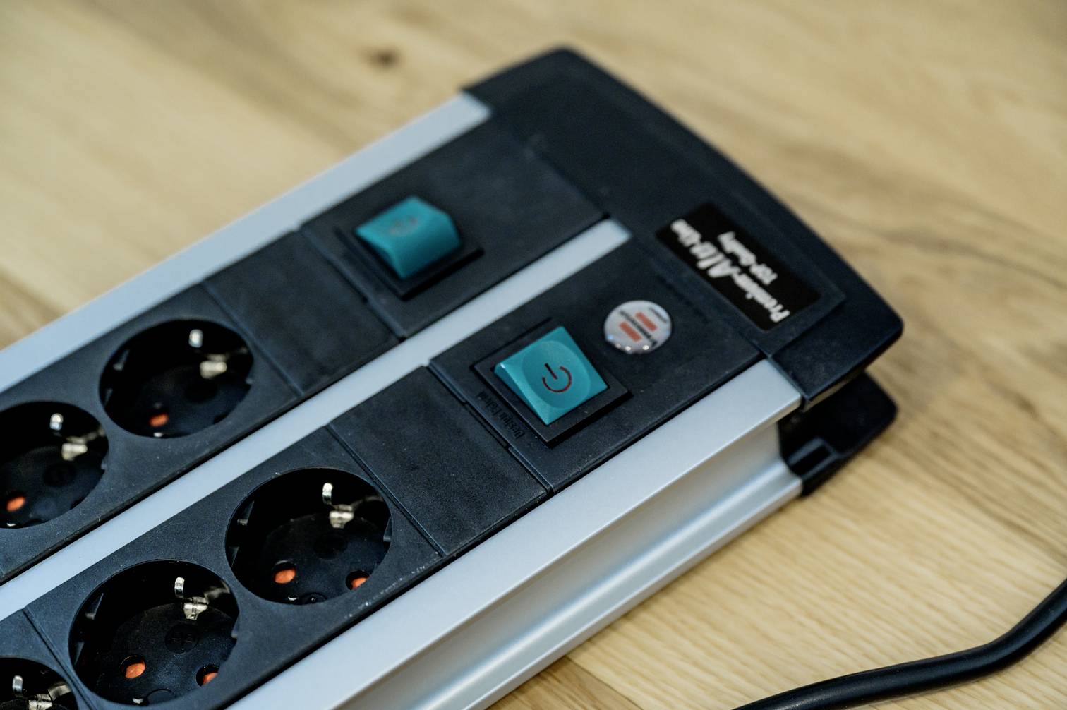 Brennenstuhl 1391000908 Steckdosenleiste mit Schalter 8fach Schwarz, Silber Schutzkontakt 1St.