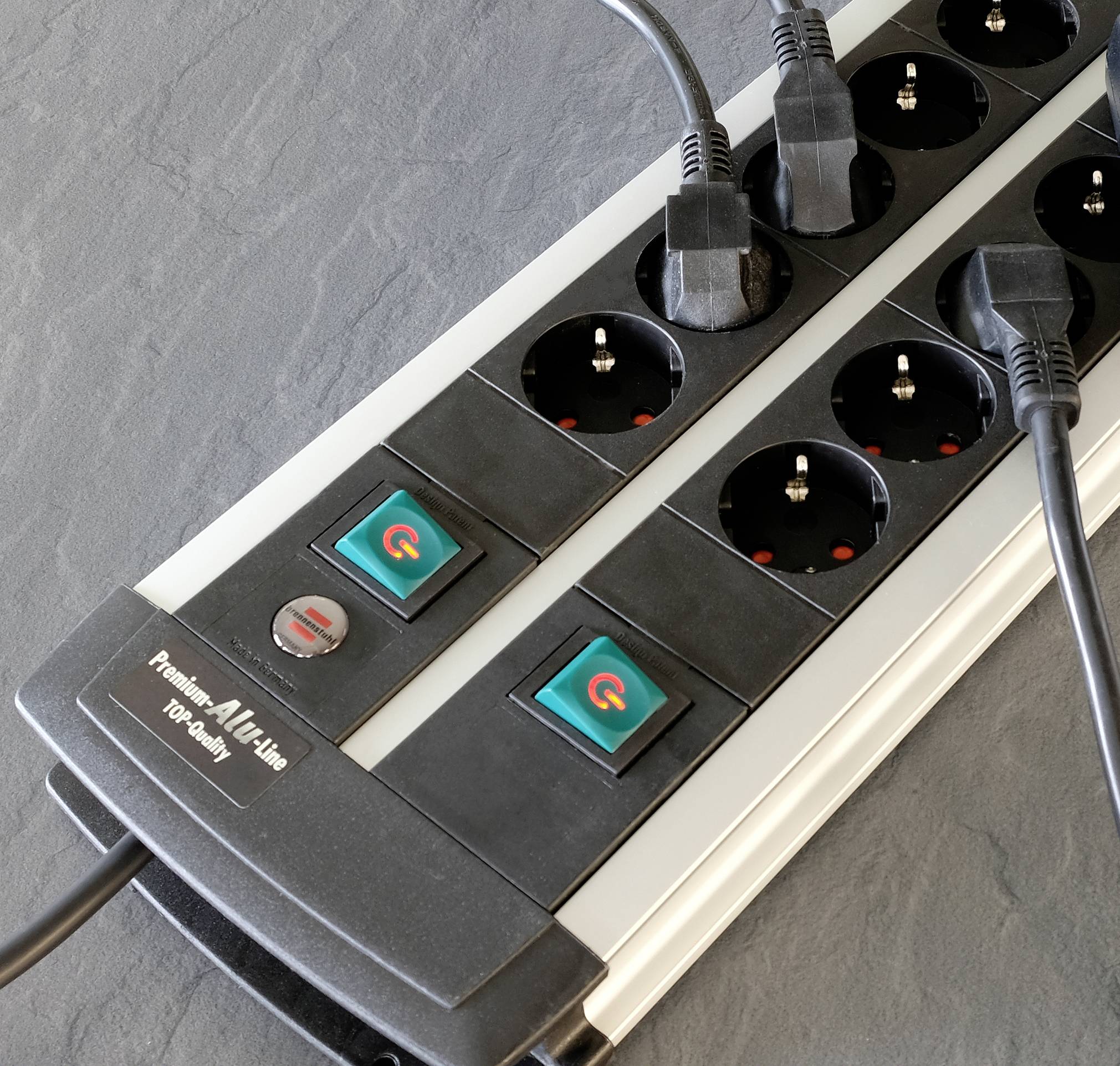 Brennenstuhl 1391000912 Steckdosenleiste mit Schalter 12fach Schwarz, Silber Schutzkontakt 1St.