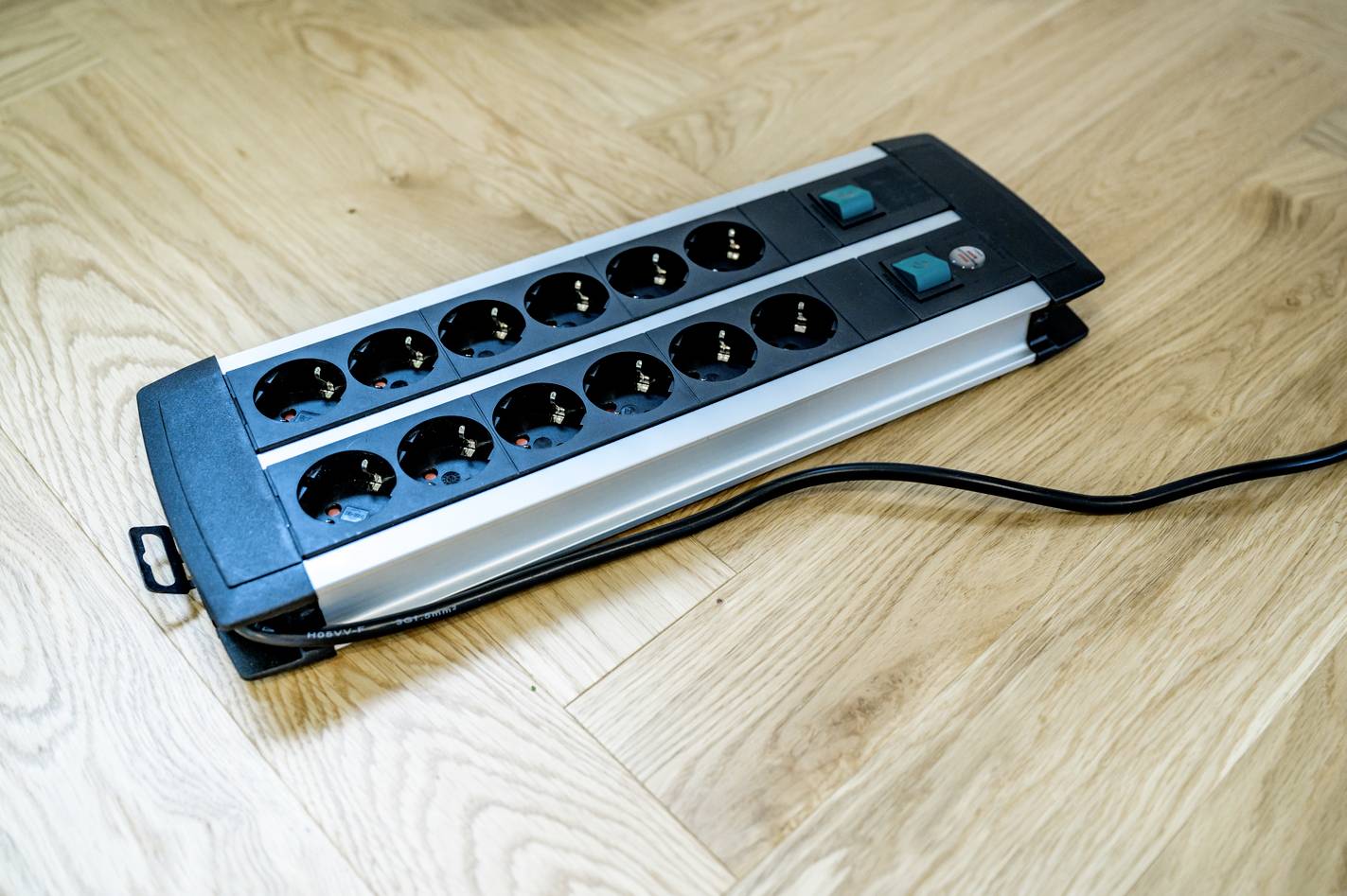 Brennenstuhl 1391000912 Steckdosenleiste mit Schalter 12fach Schwarz, Silber Schutzkontakt 1St.