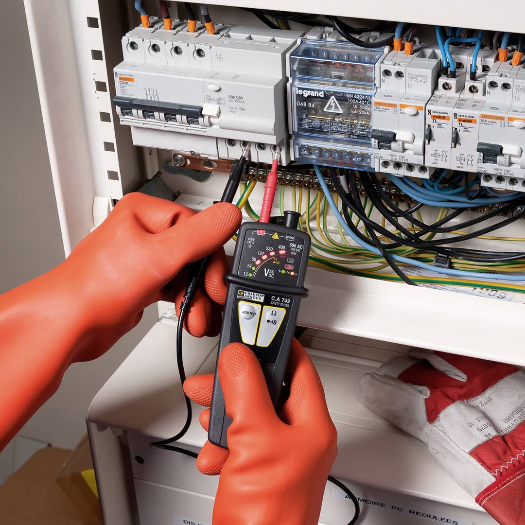 Chauvin Arnoux C.A 742 IP2X Zweipoliger Spannungsprüfer CAT IV 600V Akustik, Bargraph, LED