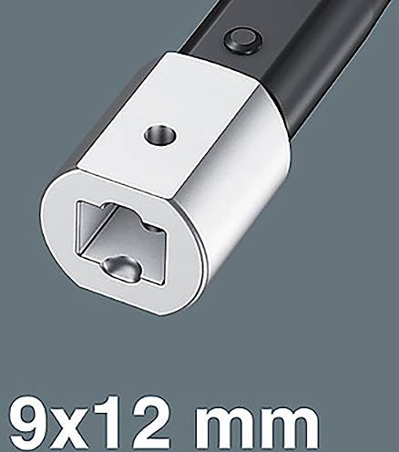 Ein silber- und schwarzes Werkzeuganbauteil, gekennzeichnet als '9x12 mm', mit einer quadratischen Öffnung und einem kleineren runden Loch, höchstwahrscheinlich für einen Schraubschlüssel oder Adapter.
