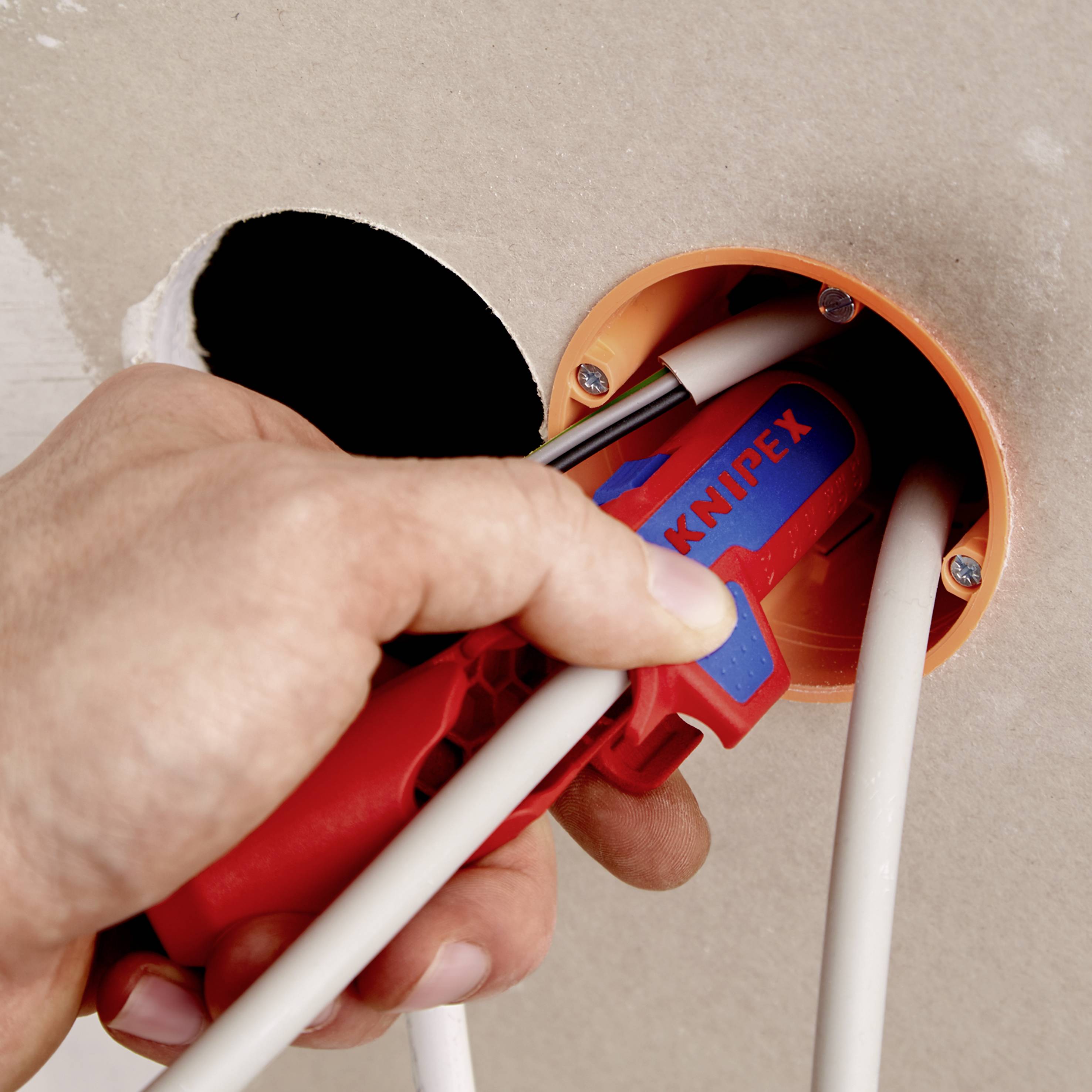 Knipex 16 95 02 SB ErgoStrip Kabelentmanteler Geeignet für Rundkabel, Feuchtraumkabel, Datenkabel, Koaxialkabel 4.8 bis 13 mm 0.2 bis 4 mm²