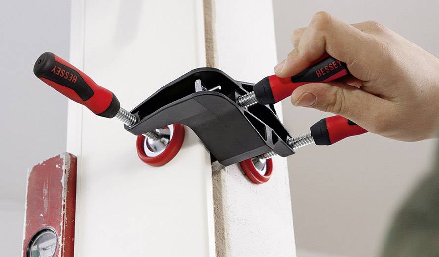 Türfutter-Richtzwinge Bessey TFM-2K Ausladungs-Maße:70 mm