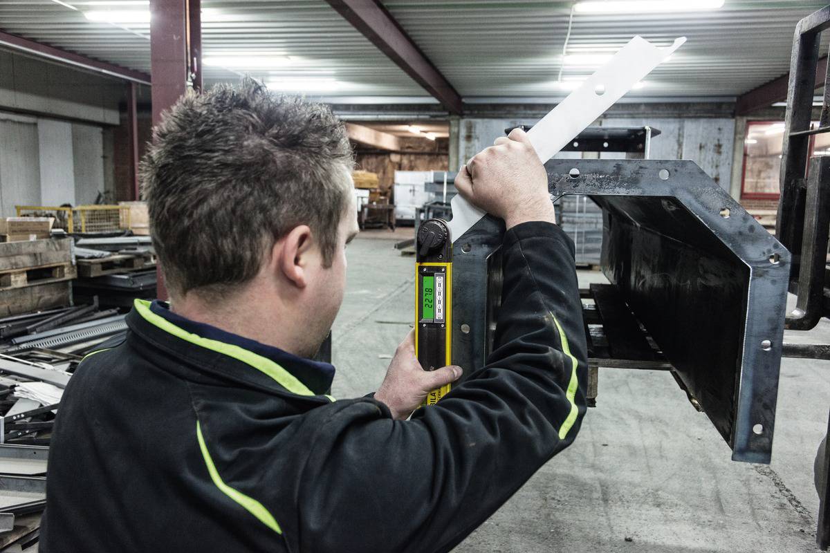 Stabila TECH 700 DA 18903 Digitaler Winkelmesser 450mm