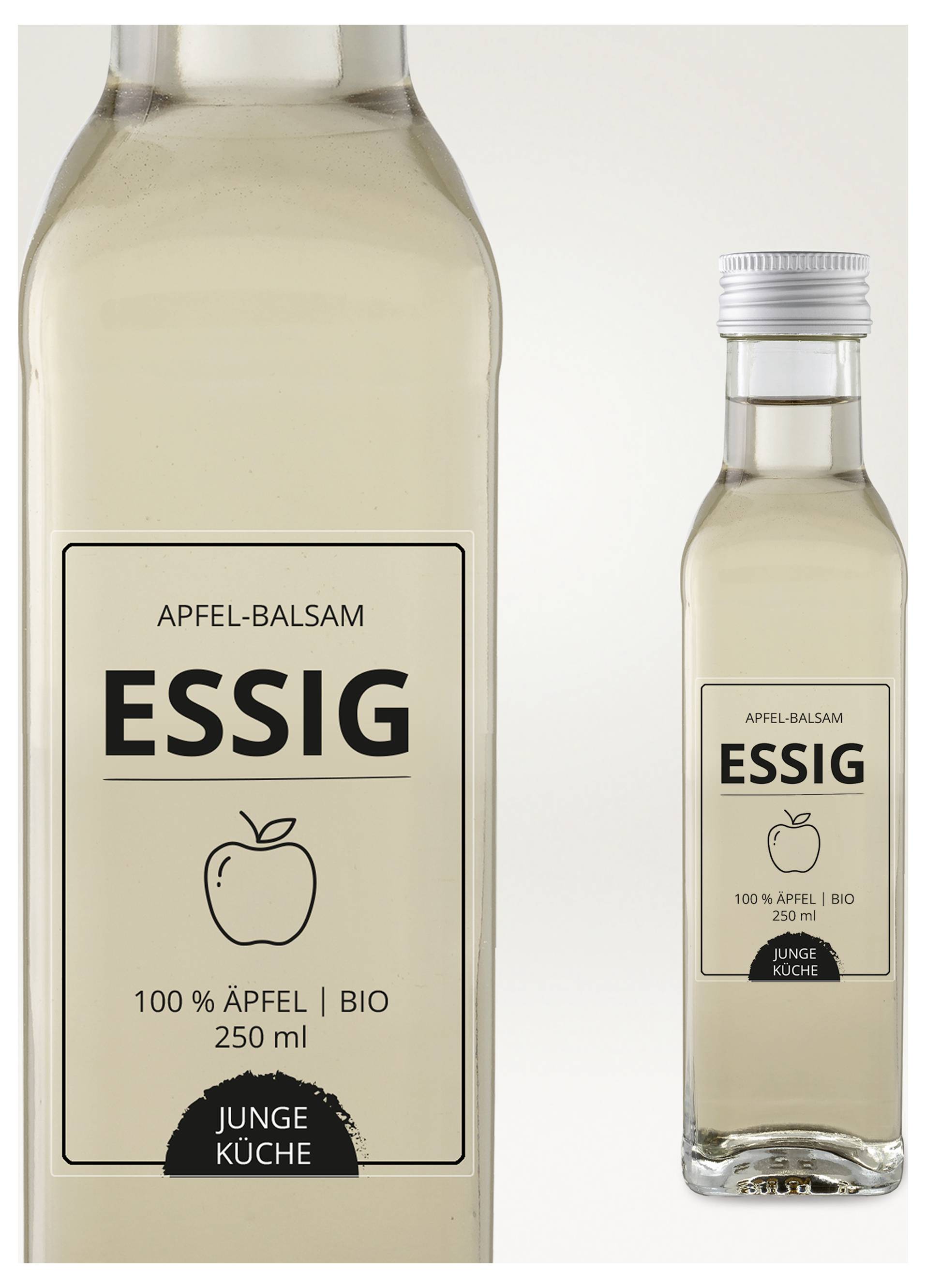 Zwei Flaschen Apfel-Balsam-Essig von 'Junge Küche', groß und klein, mit Etikett 'APFEL-BALSAM ESSIG', Apfel-Icon und '100 % ÄPFEL | BIO 250 ml'.
