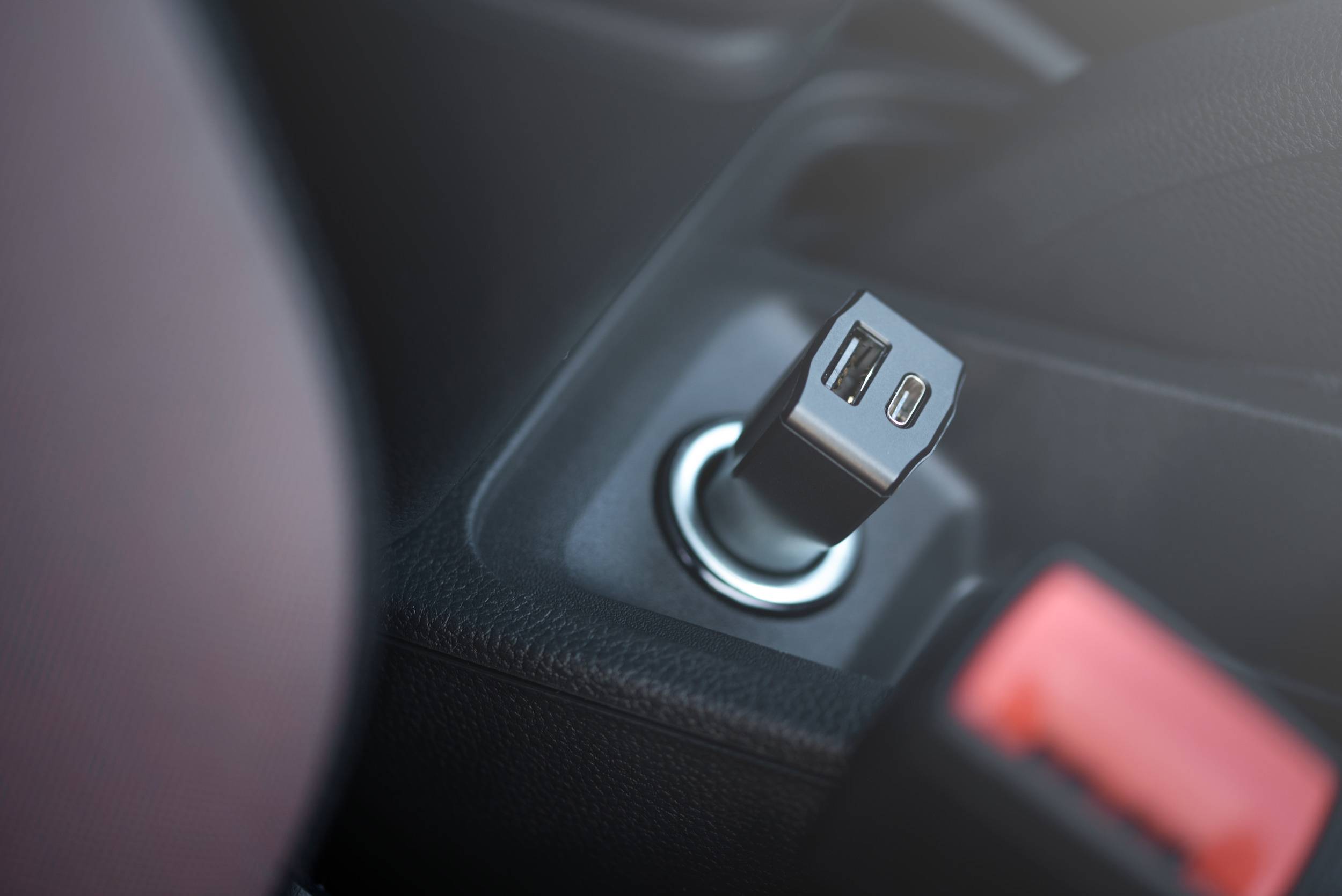 Ansmann 240C USB-Ladegerät 20 W KFZ, LKW Ausgangsstrom (max.) 3000 mA USB, USB-C® Buchse Anzahl Ausgänge: 2 x