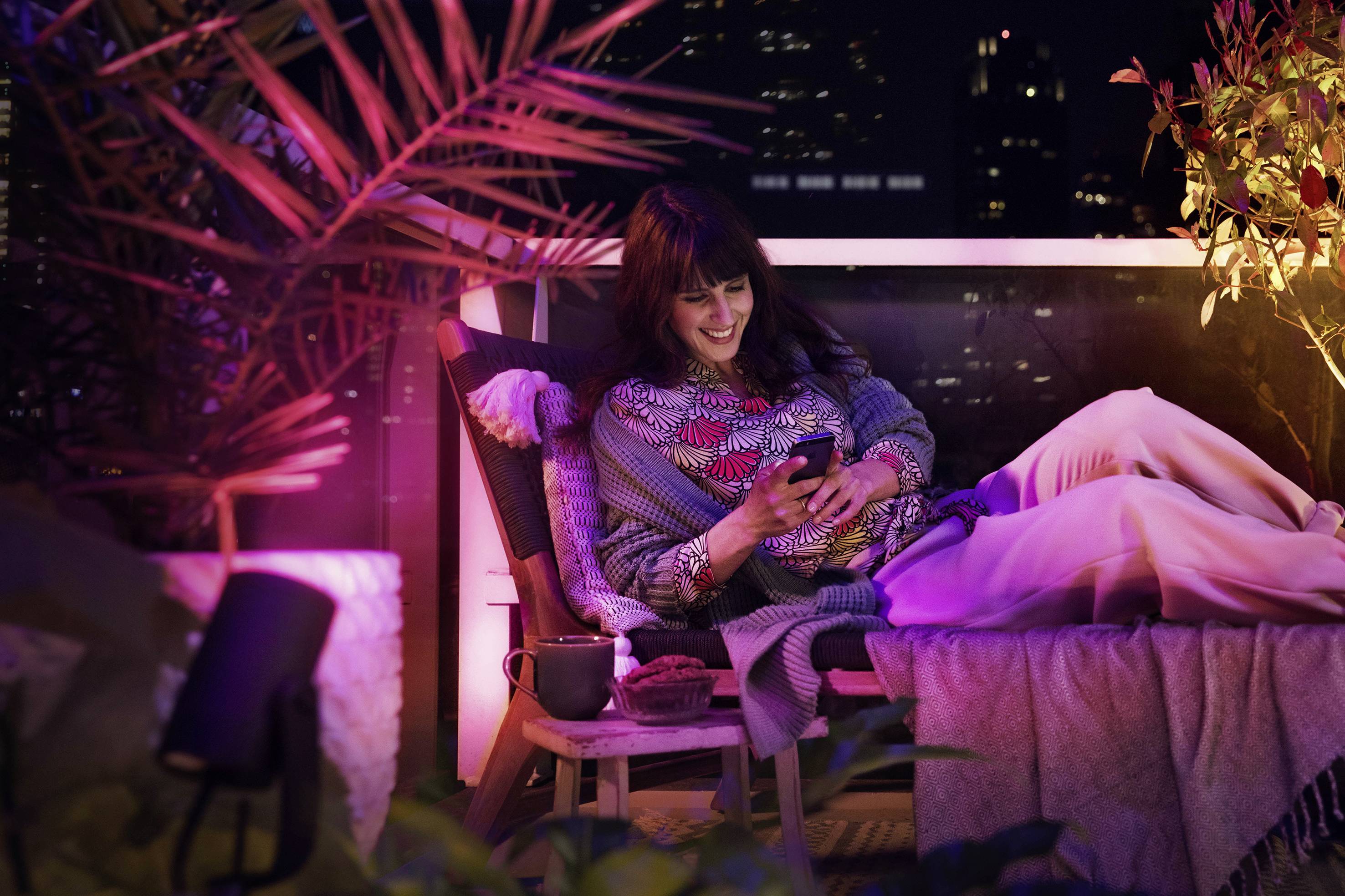 Philips Lighting Hue LED-Gartenspot Basis-Set 1742830P7 Lily LED fest eingebaut 8 W RGBW