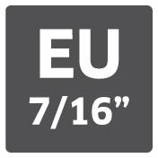 Das Bild zeigt eine graue quadratische Fläche mit der schwarzen Aufschrift 'EU 7/16