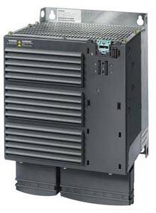 Ein grauer Industrie-Frequenzumrichter mit Lüftungsschlitzen und Anschlussmodulen, verwendet zur Steuerung von Elektromotoren.