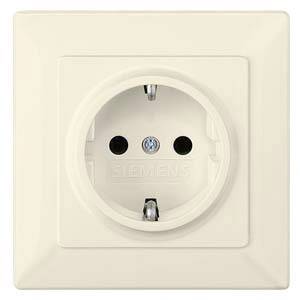 Weiße Steckdose in einer Wand, abgebildet frontal.