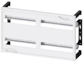 Ein weißer rechteckiger Rahmen mit Metallleisten, wahrscheinlich ein Wandhalterungs- oder Montagerahmen für ein bestimmtes Bauteil.