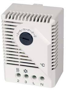 Ein weißes Thermostatgehäuse mit einem Drehregler, der Temperaturbereiche von 0 bis 60 Grad Celsius anzeigt.